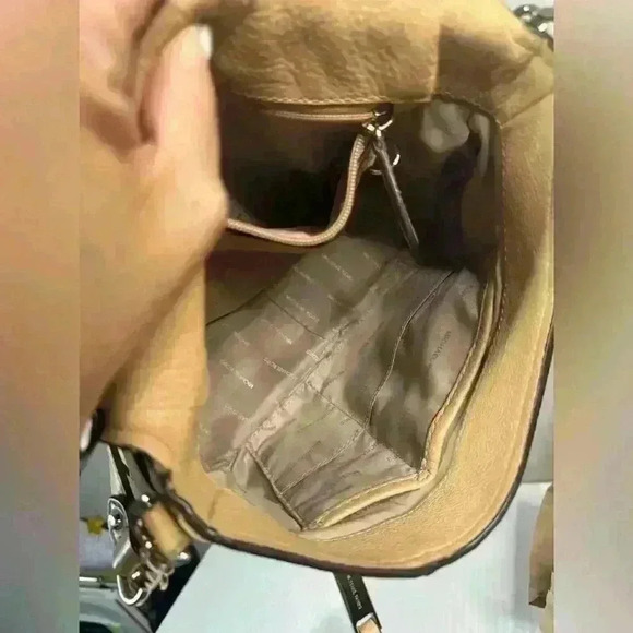 Michael Kors Evie Shoulder Bag Butternut Neutral Beige Fall Capsule Everyday - Picture 13 of 17